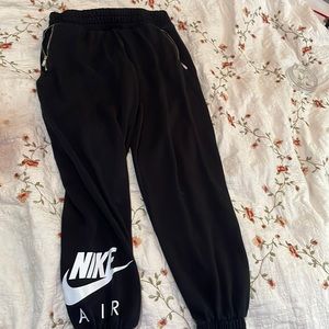 Nike jogging pants